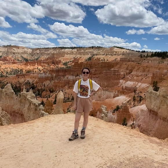 Meet your Posher, Michaela - Picture 1 of 8